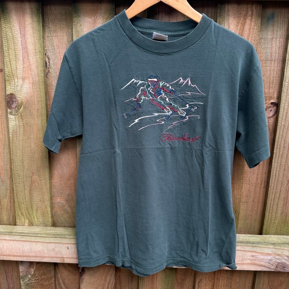 Vintage 90s Dark Green Steamboat Colorado Skiing Embroidered Tee Size Medium